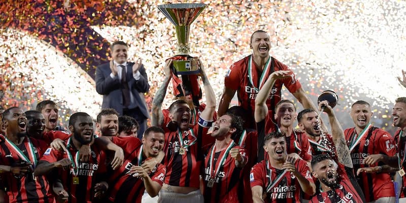 AC Milan trở lại vô địch Serie A sau 11 năm chờ đợi mòn mỏi