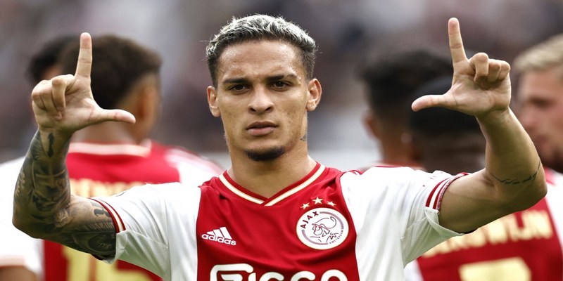 Ajax Amsterdam là CLB giúp tiếng tăm của Antony nổi lên